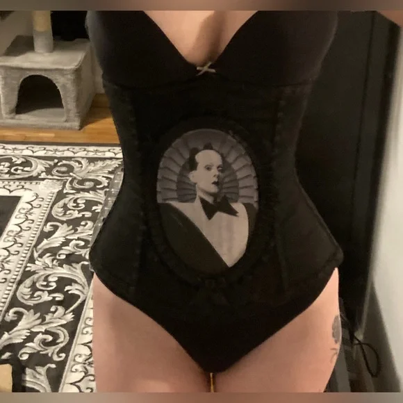 Ultra rare Louise Black Klaus Nomi cameo corset - Picture 3 of 7